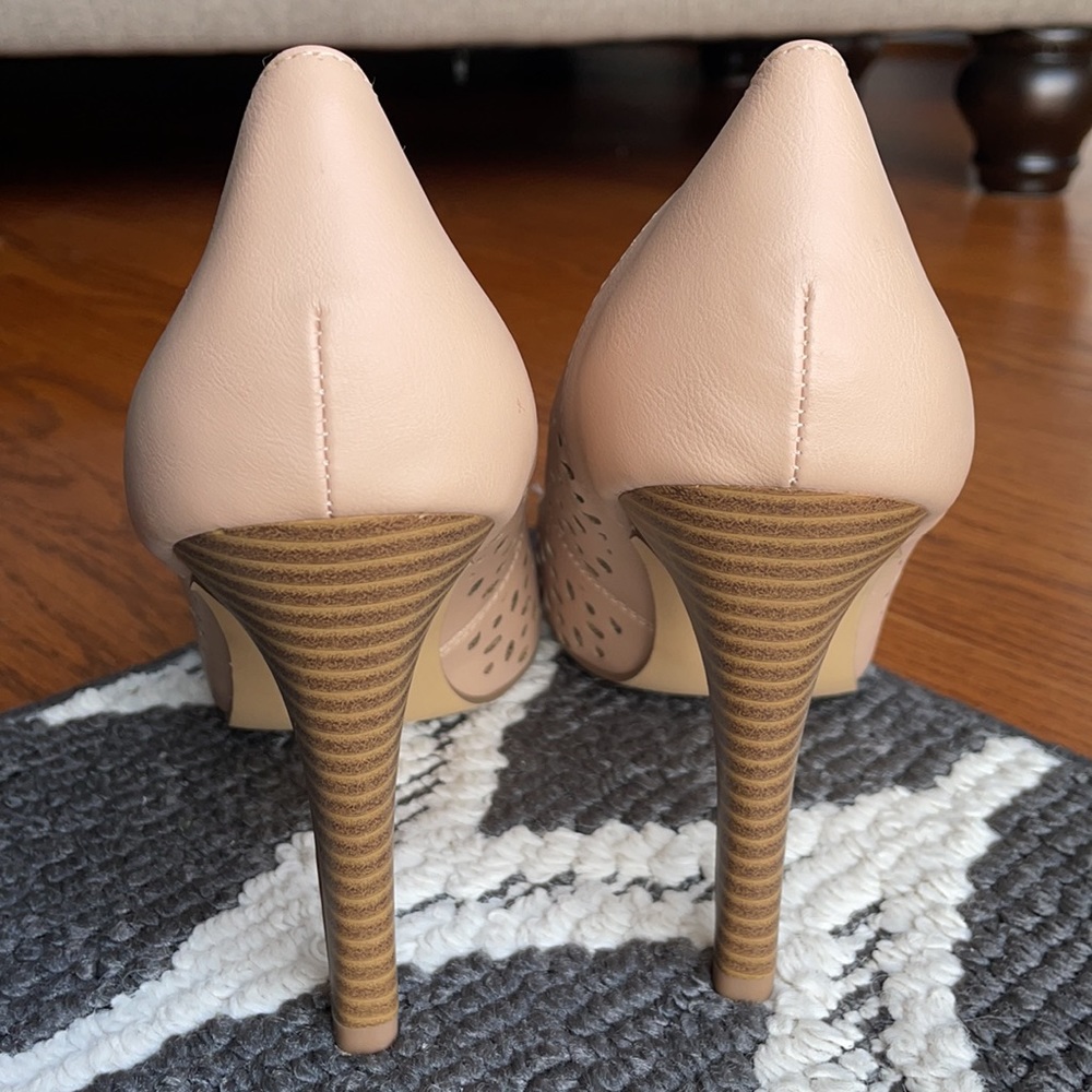 RESTRICTED heels - Picture 4 of 6